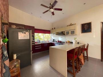 Espaciosa residencia en venta en Valladolid