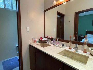 Espaciosa residencia en venta en Valladolid
