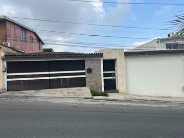 CASA EN VENTA CUMBRES 4 SECTOR MONTERREY