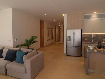 DEPARTAMENTO DE LUJO EN PUERTO CANCUN VISTA AL MAR Y LAGUNA NICHUPTE