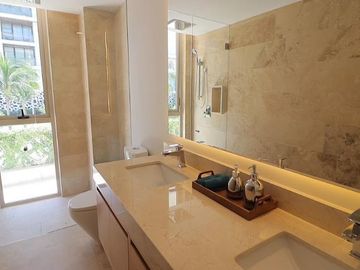 DEPARTAMENTO DE LUJO EN PUERTO CANCUN VISTA AL MAR Y LAGUNA NICHUPTE