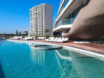 Venta Departamento de lujo 2 habitaciones en Puerto Cancun con vista al mar