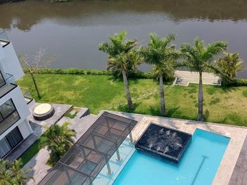 MAROMA RESIDENCIAL, Penthouse en VENTA de 3 recámaras y roof