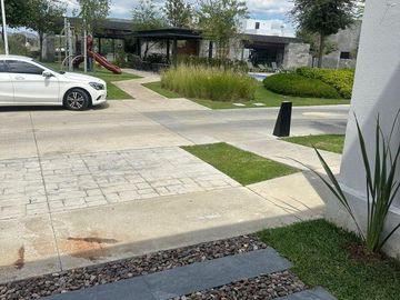 Casa nueva en venta dentro de coto en Valle Imperial
