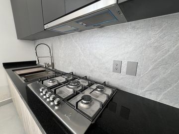 Casa nueva en venta dentro de coto en Valle Imperial