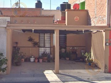 CASA EN VENTA CAPATAZ, HACIENDAS DE SANTIAGO, SAN LUIS POTOSI