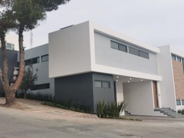 VENTA CASA BOSQUES DEL REFUGIO LEON GTO