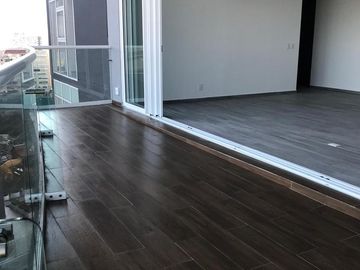Lindo departamento con terraza en piso bajo en Bosque real Five.