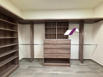 Fracc. Castaños del Vergel -CARRETERA NACIONAL- Casa VENTA Zona Sur MONTERREY, 584 m2