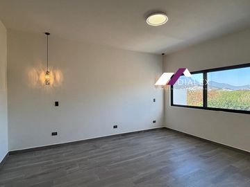 Fracc. Castaños del Vergel -CARRETERA NACIONAL- Casa VENTA Zona Sur MONTERREY, 584 m2