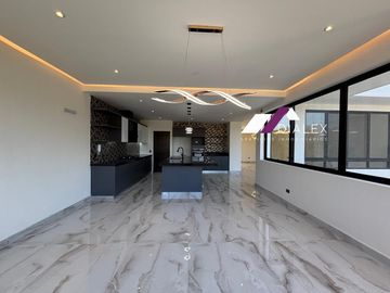 Fracc. Castaños del Vergel -CARRETERA NACIONAL- Casa VENTA Zona Sur MONTERREY, 584 m2