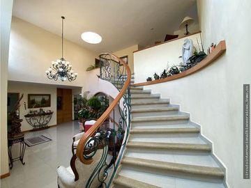 CASA EN VENTA EN LOMAS DE COCOYOC