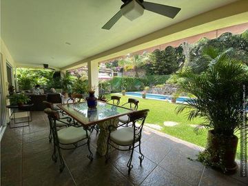 CASA EN VENTA EN LOMAS DE COCOYOC