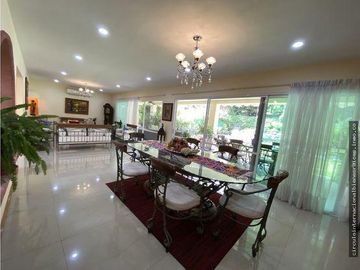 CASA EN VENTA EN LOMAS DE COCOYOC