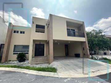 CASA EN VENTA MISIÓN CANTERÍAS ZONA CARRETERA NACIONAL MONTERREY