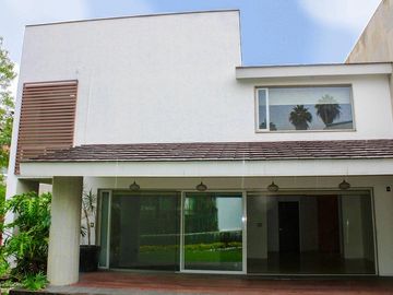 Casa en venta en La Vista Puebla. 5 recamaras residencia de lujo