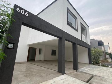 Casa en  Venta en fracc. Santa Isabel, Carretera Nacional