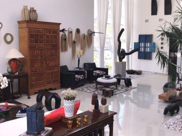 Casa con Alberca Jurica Campestre en Venta