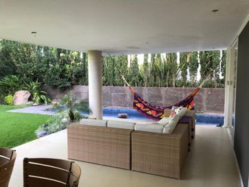 Casa con Alberca Jurica Campestre en Venta