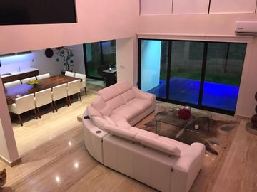 PUNTA TIBURON, Casa en VENTA con alberca y cuarto de servicio