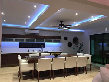 PUNTA TIBURON, Casa en VENTA con alberca y cuarto de servicio