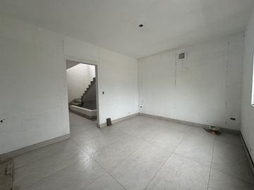 CASA VENTA POR LA ESTANZUELA THESALIA CARRETERA NACIONAL