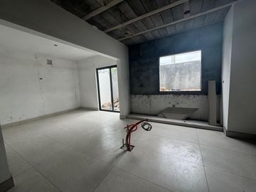 CASA VENTA POR LA ESTANZUELA THESALIA CARRETERA NACIONAL