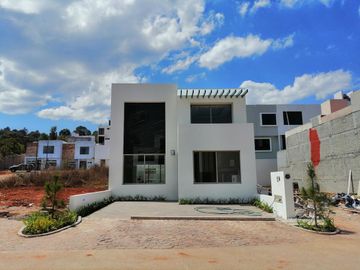 Casa en Venta Altozano Fraccionamiento privado