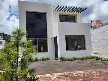 Casa en Venta Altozano Fraccionamiento privado