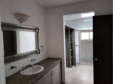 CASA EN VENTA EN VILLAS DEL MESON, JURIQUILLA