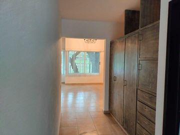 CASA EN VENTA EN VILLAS DEL MESON, JURIQUILLA