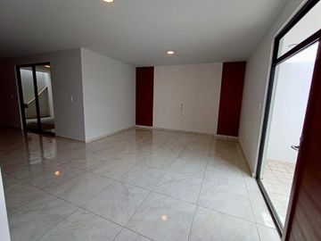 Casa en venta con tres habitaciones y roof garden en Tlaxcala