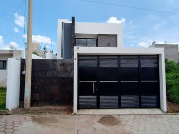 Casa en venta con tres habitaciones y roof garden en Tlaxcala