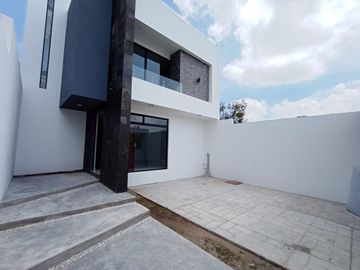 Casa en venta con tres habitaciones y roof garden en Tlaxcala