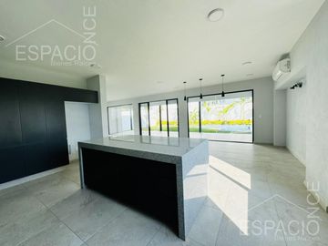Casa en Fraccionamiento Paraíso Country Club