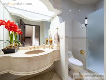 Casa en Venta en Contry La Silla, Guadalupe, N.L.