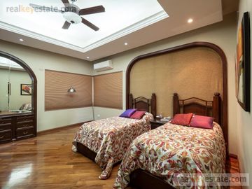 Casa en Venta en Contry La Silla, Guadalupe, N.L.
