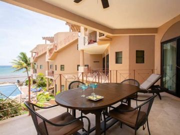 Departamento de 2 Habitaciones Frente al Mar en Venta en Playa del Carmen