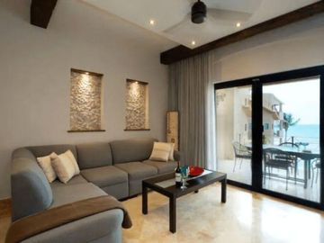Departamento de 2 Habitaciones Frente al Mar en Venta en Playa del Carmen