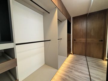 EL ANCLA, Casa en VENTA en ESQUINA, con alberca, sala de TV y roof garden con vista al mar