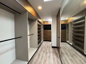 EL ANCLA, Casa en VENTA en ESQUINA, con alberca, sala de TV y roof garden con vista al mar