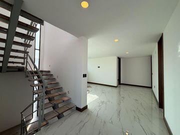 EL ANCLA, Casa en VENTA en ESQUINA con ALBERCA, roof garden con vista al mar y estancia de TV