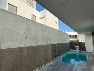 EL ANCLA, Casa en VENTA en ESQUINA con ALBERCA, roof garden con vista al mar y estancia de TV