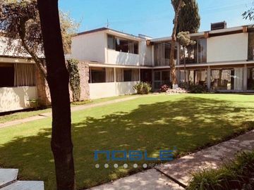 Casa en Venta en Jardines del Pedregal.