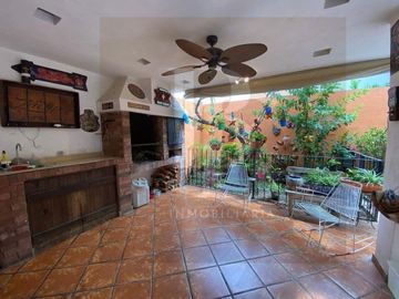 CASA EN VILLA DEL RIO ZONA CONTRY