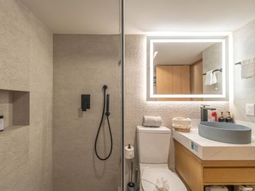 Se vende departamento de 3 recamaras frente la laguna en Zona Hotelera, Cancun
