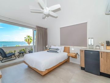 Se vende departamento de 3 recamaras frente la laguna en Zona Hotelera, Cancun