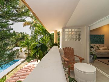 Se vende departamento de 3 recamaras frente la laguna en Zona Hotelera, Cancun