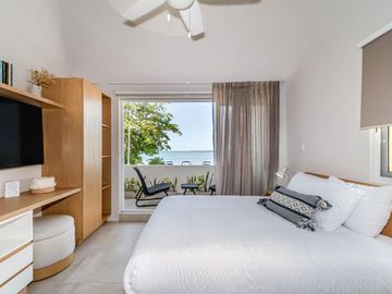 Se vende departamento de 3 recamaras frente la laguna en Zona Hotelera, Cancun