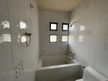 Casa en venta- Club de Golf Los Encinos
